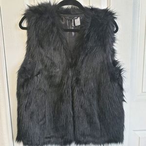 H&M Divided Faux Fur Vest